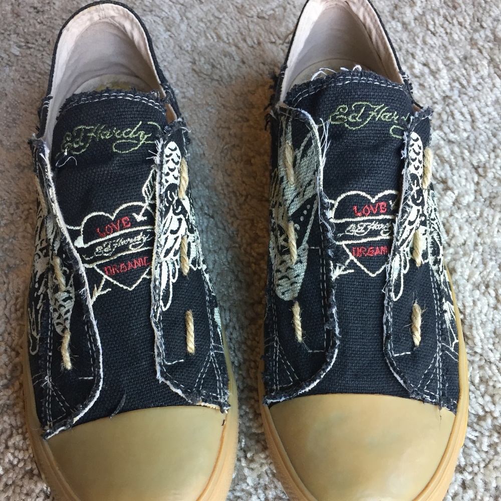 Ed Hardy slip on's